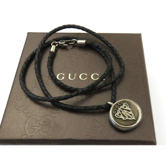 Gucci Sterling Silver Woven Black Leather Crest Tag Pendant Necklace - Picture 3 of 8